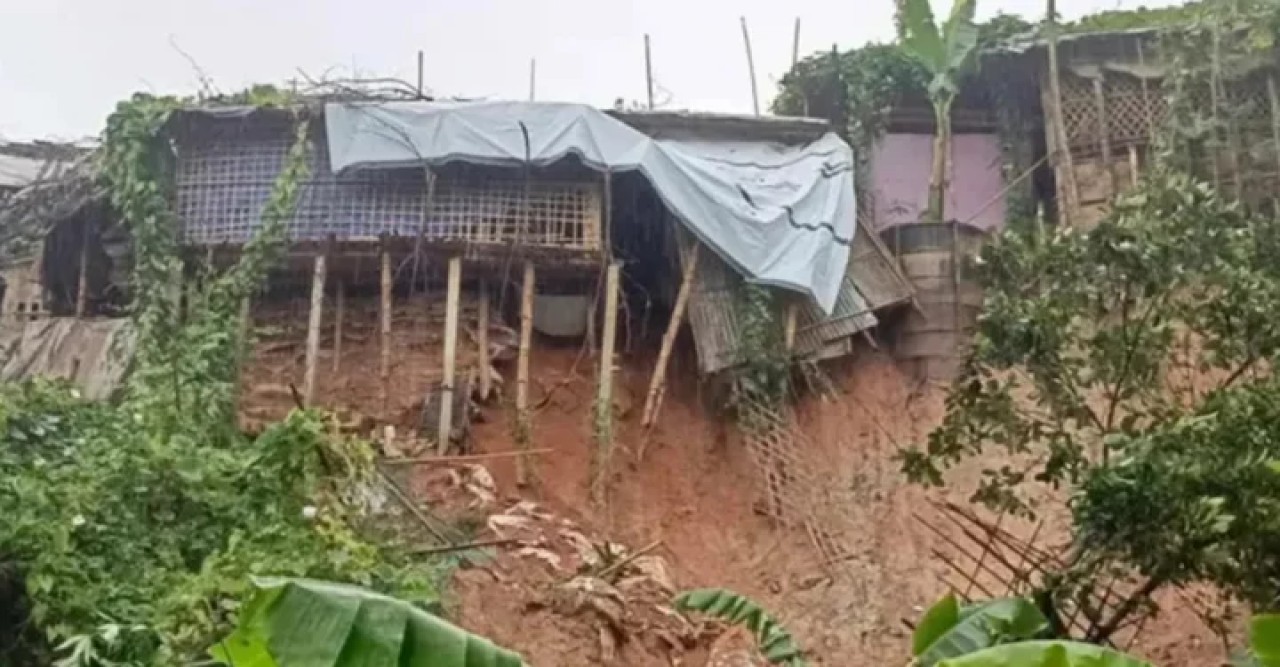 পাহাড়ধসে বান্দরবানে ৫, কক্সবাজারে ২ জনের মৃত্যু