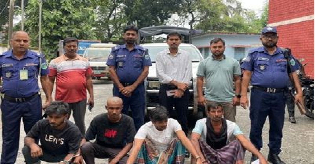 পুঠিয়ায় মাদকবিরোধী অভিযানে চারজন আটক