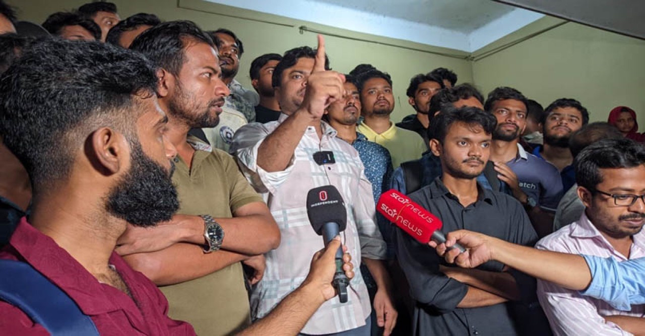 প্রথম বর্ষের শিক্ষার্থী অন্তর্ভুক্তি নিয়ে ডাকা বৈঠক বর্জন করল ছাত্রদল-ছাত্রজোট