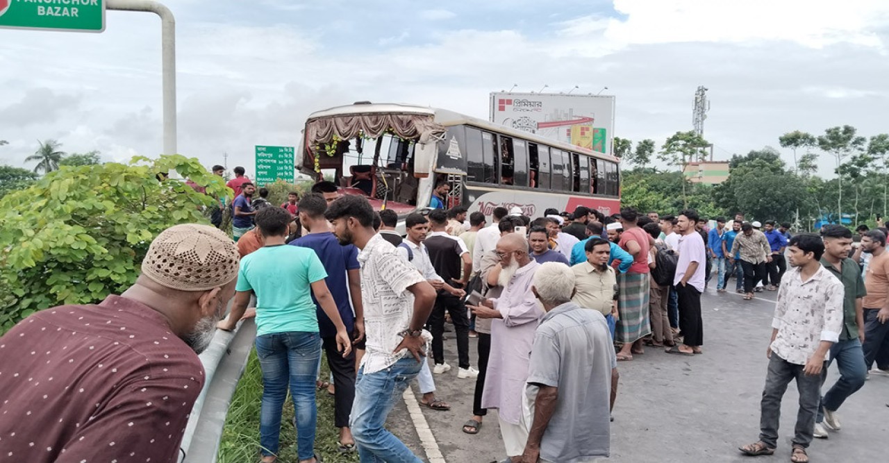 ভাঙ্গা এক্সপ্রেসওয়েতে আহত ২৫, চার বাসের সংঘর্ষ