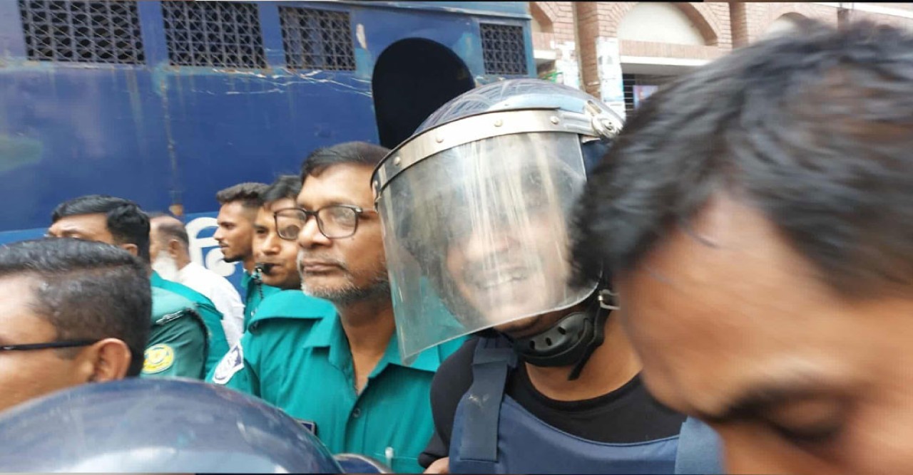 হত্যা মামলায় গ্রেপ্তার দেখানো হলো হাজী সেলিম-সৈকতকে