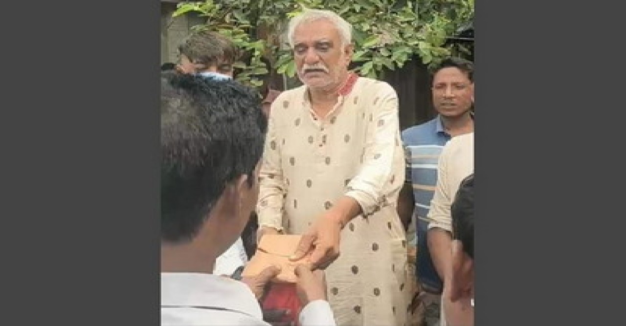 বাঘায় অগ্নিকাণ্ডে ক্ষতিগ্রস্তদের সহায়তায় পাশে দাড়ালেন বিএনপি নেতা চাঁদ