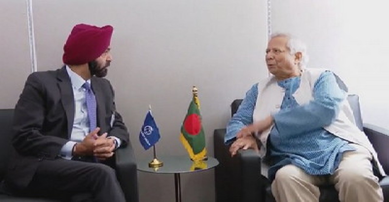 পাচার হওয়া অর্থ ফেরত আনতে বিশ্বব্যাংকের সহায়তা চান প্রধান উপদেষ্টা