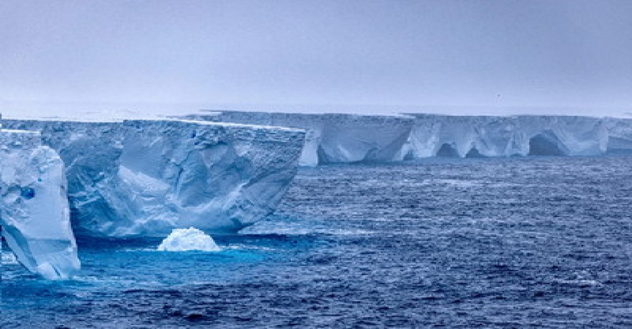 এত উষ্ণ যে আর টিকছে না, ভেতর থেকে ক্ষয়ে যাচ্ছে