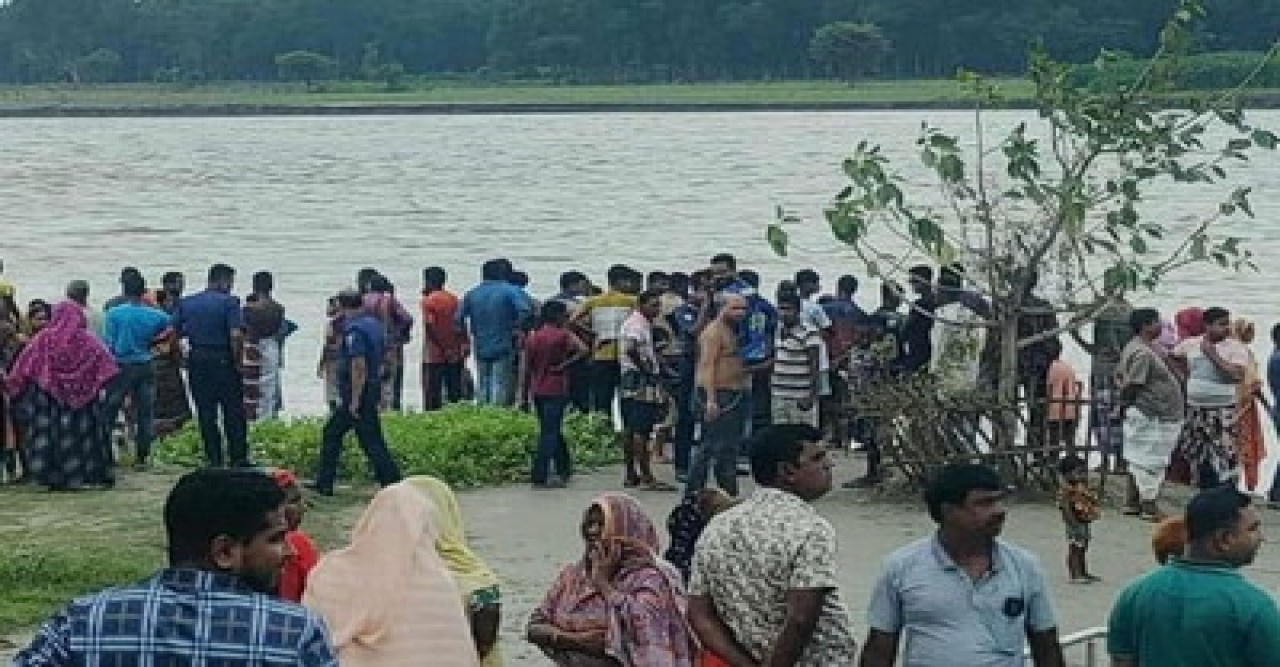 রাজশাহীর গোদাগাড়ীতে নৌকাডুবির ঘটনায় আরও দুই লাশ উদ্ধার