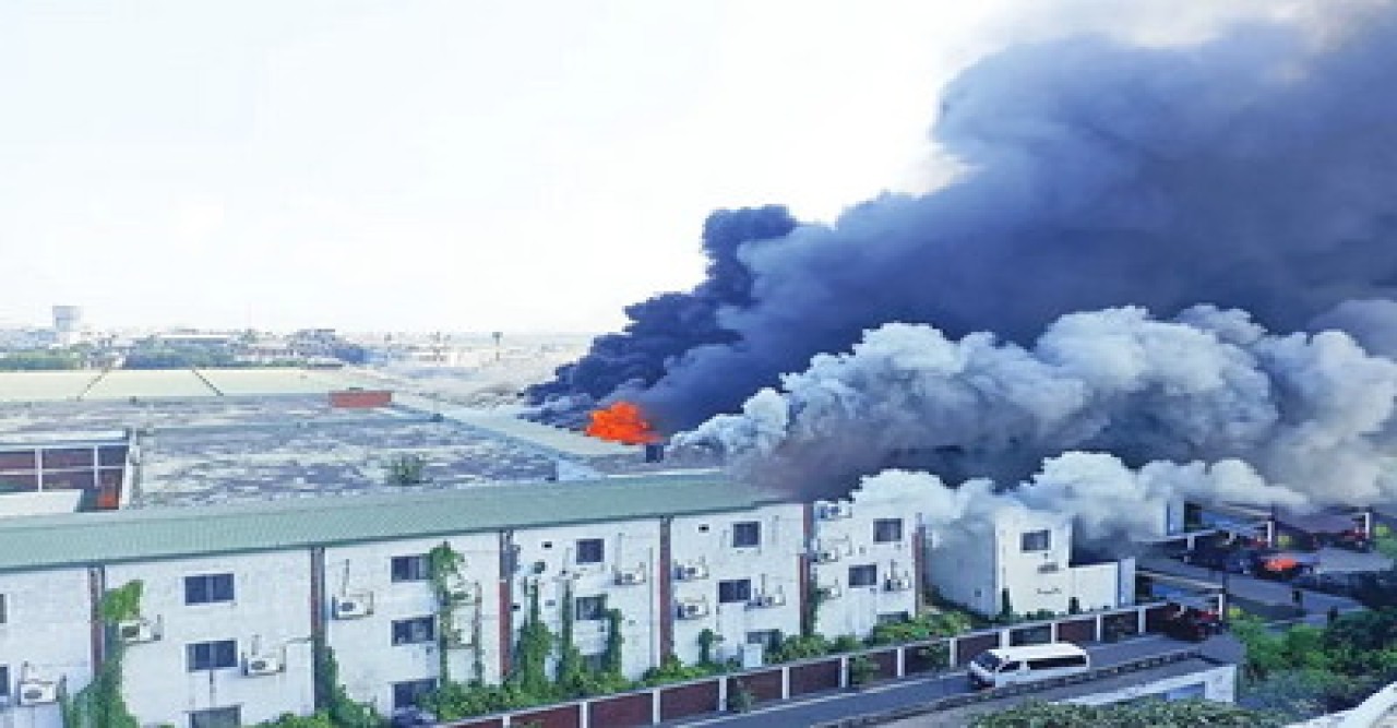 তিন হাজার কোটি টাকার পণ্য পুড়ে যাওয়ার শঙ্কা