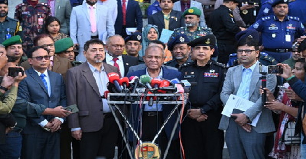নির্বাচনে আইন-শৃঙ্খলা প্রশ্নে কোনো আপস করা হবে না: রাজশাহীতে স্বরাষ্ট্র উপদেষ্টা