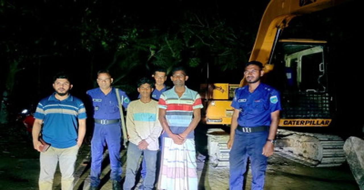 মান্দায় গভীর রাতে ফসলি জমির মাটি কর্তন ৫০ হাজার টাকা জরিমানা, ব্যটারি জব্দ
