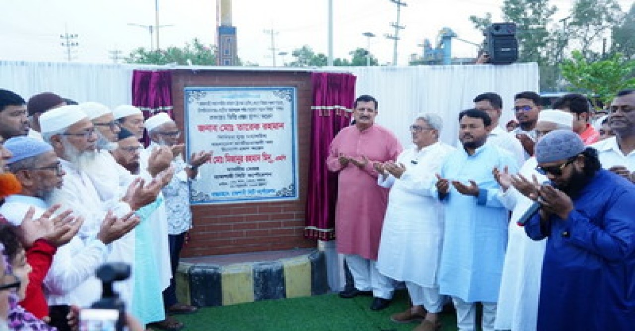রাসিকের তিনটি উন্নয়ন প্রকল্পের পাঁচটি পুনঃস্থাপিত ভিত্তিপ্রস্তর ফলক উন্মোচন করলেন ভূমিমন্ত্রী