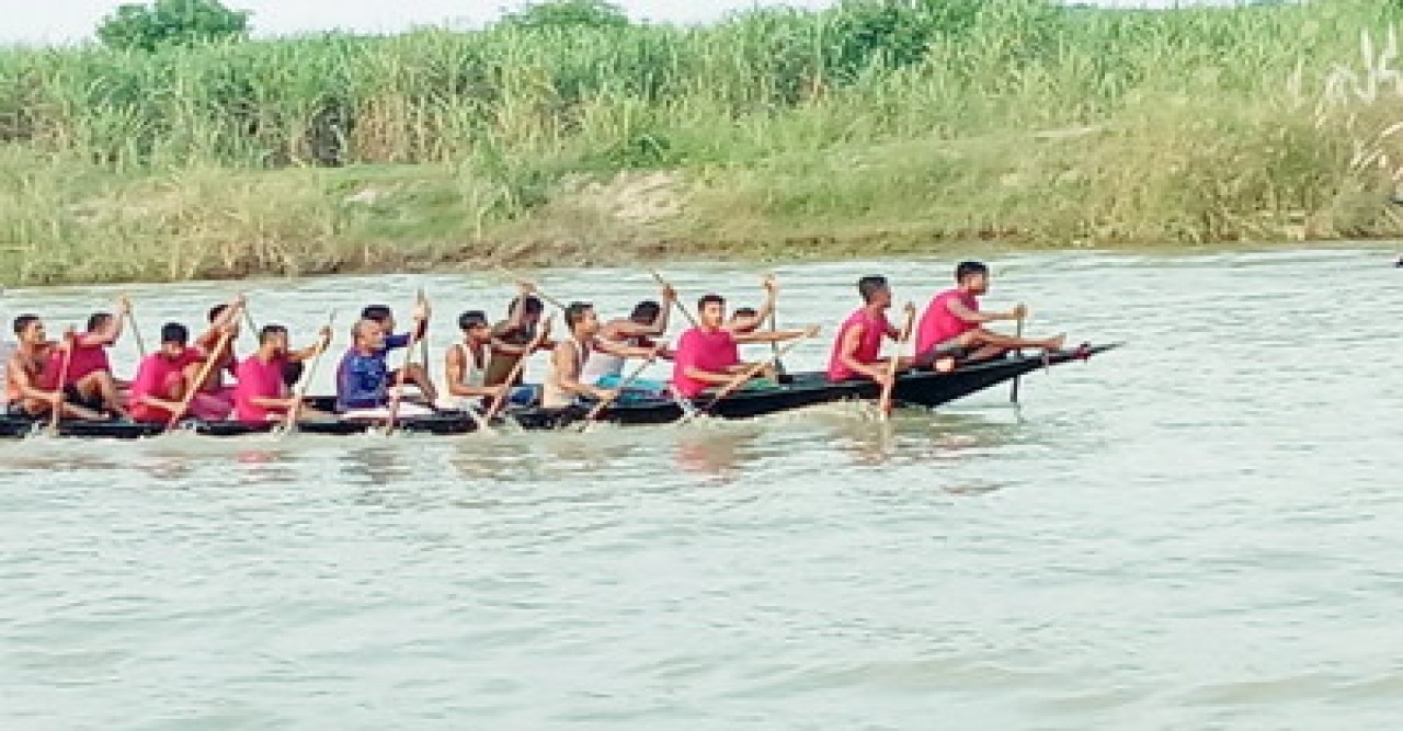 বাঘায় পদ্মার পাড়ে আনন্দ উচ্ছ্বাস