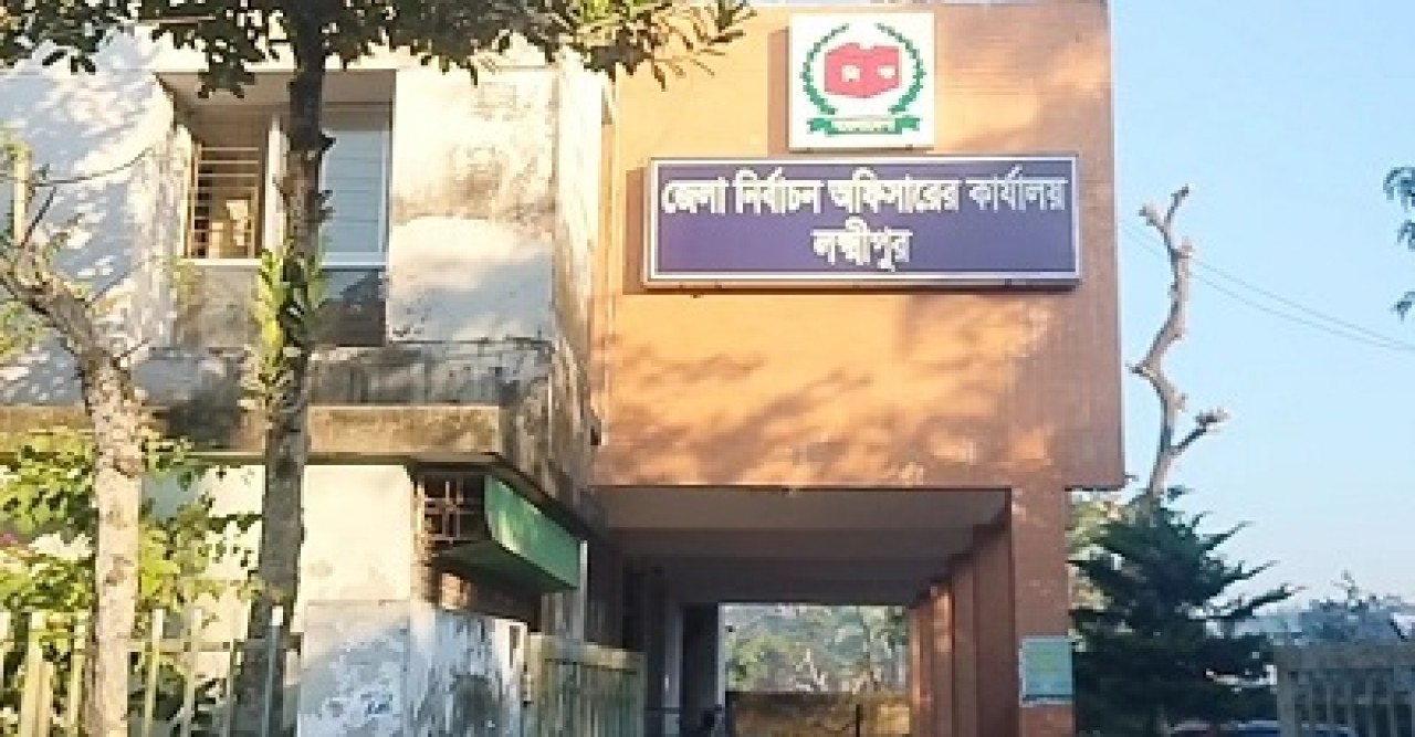 নির্বাচন কার্যালয়ে দুর্বৃত্তের আগুন, নথিপত্র পুড়ে ছাই