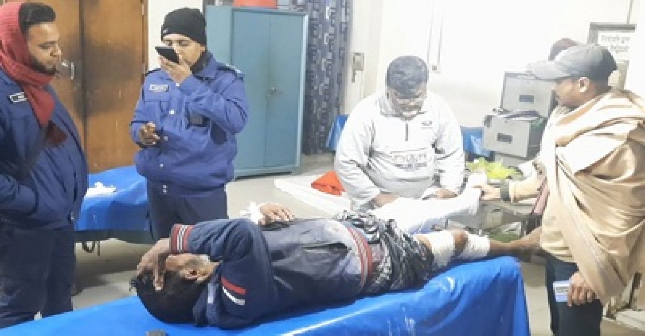 ধানের শীষের এক সমর্থক আরেক সমর্থককে কুপিয়ে আহত করার অভিযোগ