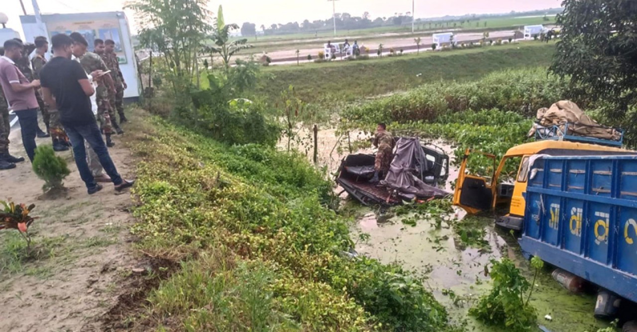 রাজশাহীতে সেনাবাহিনীর পিকআপে ট্রাকের ধাক্কা, আহত ৯
