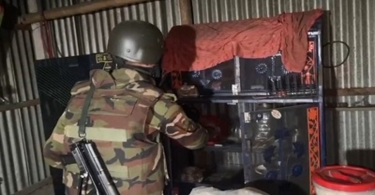 অস্ত্র তৈরির কারখানায় যৌথবাহিনীর অভিযান, গ্রেফতার ১