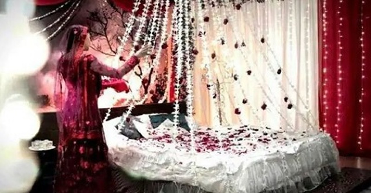 বাসর রাতে মুখ ধোয়ার পর কনেকে চিনতে পারছেন না বর, অতঃপর...