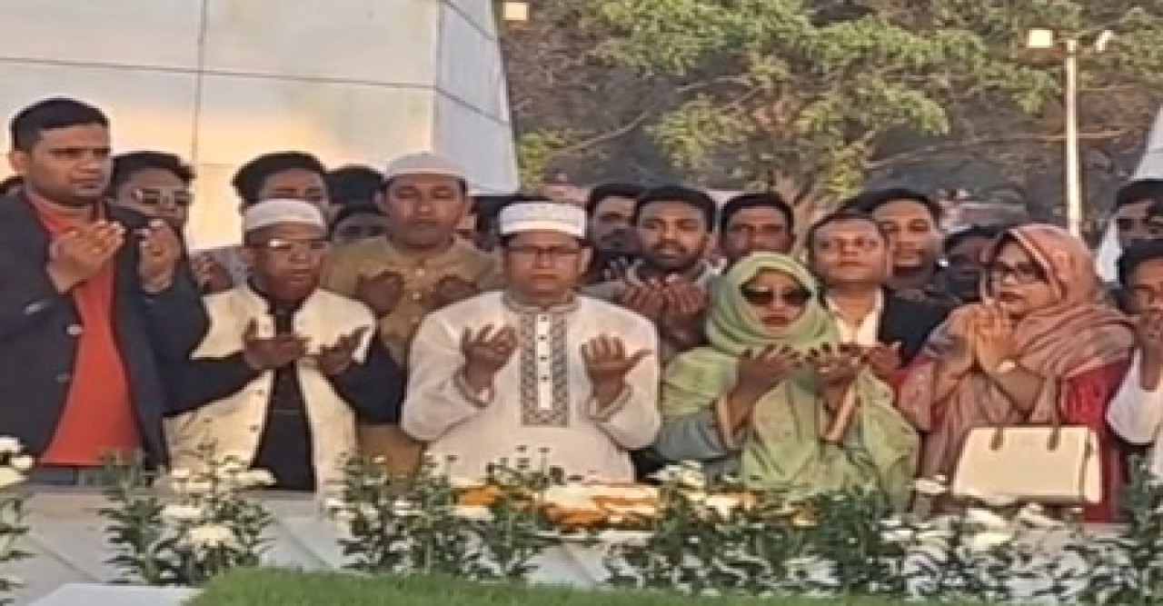 খালেদা জিয়ার কবর জিয়ারত করলেন নওগাঁ-৪ মান্দা আসনের (এমপি) ডা. টিপু