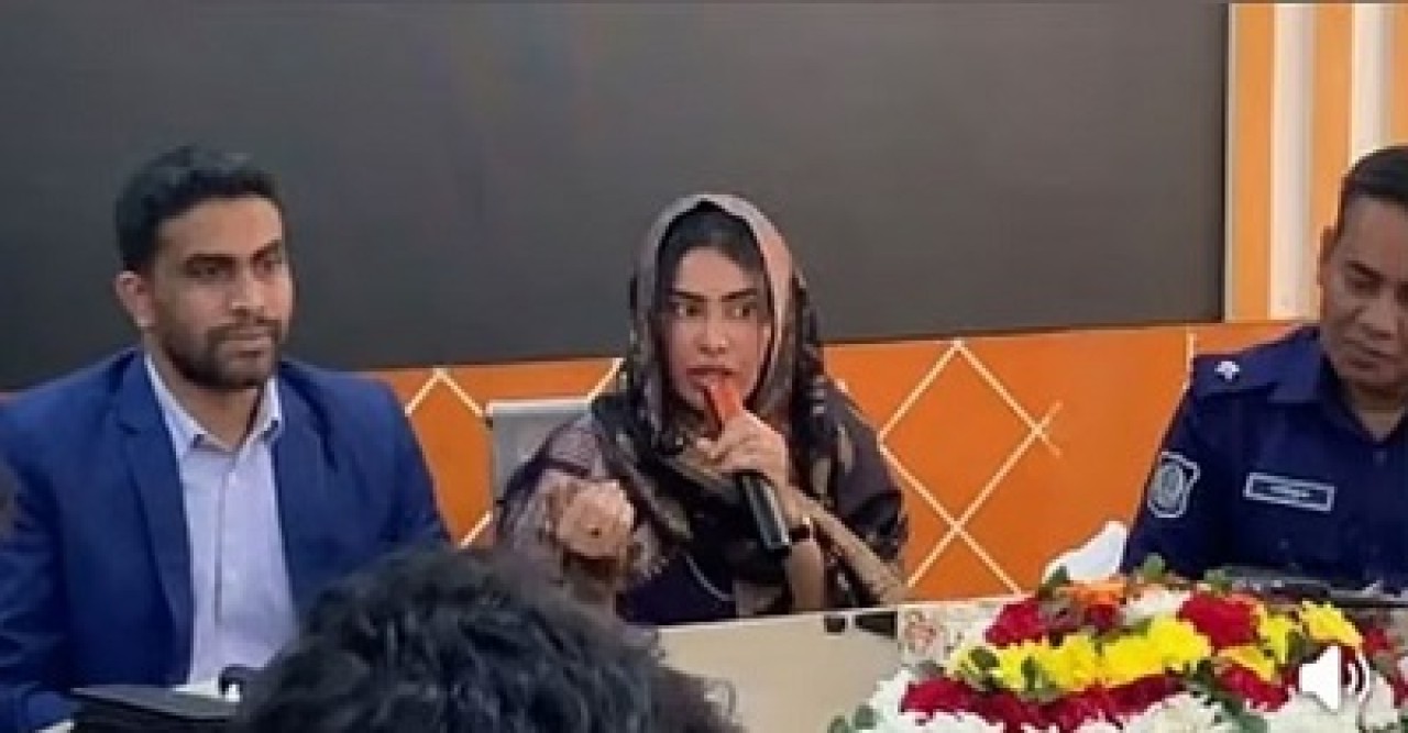 প্রশাসনিক সভায় এমপির স্ত্রী, সেই ইউএনও-এসি ল্যান্ডকে বদলি