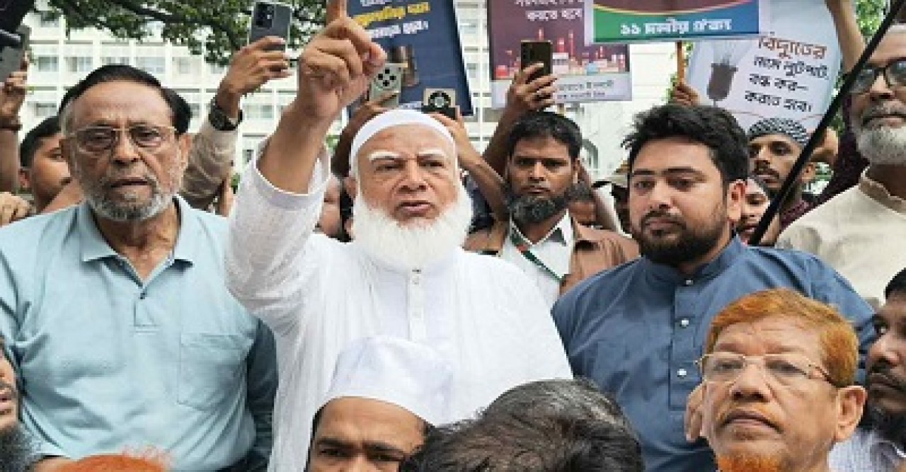 কারো সাক্ষাৎ না পেয়ে সচিবালয় ছাড়লেন ১১ দলের নেতারা