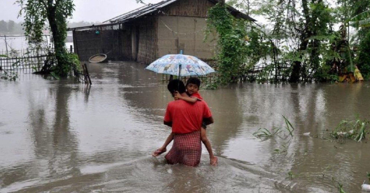 আসামে বন্যায় মৃত্যুর সংখ্যা বেড়ে ৭৫, ক্ষতিগ্রস্ত ৩ লাখ ৩২ হাজার মানুষ