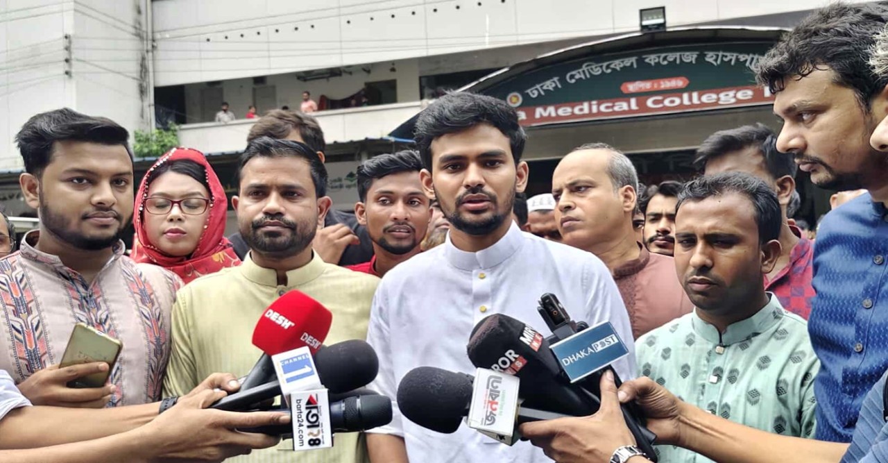 আওয়ামী লীগের আমলেও এমন হামলা হয়নি, দায় এই সরকারের: উপদেষ্টা আসিফ