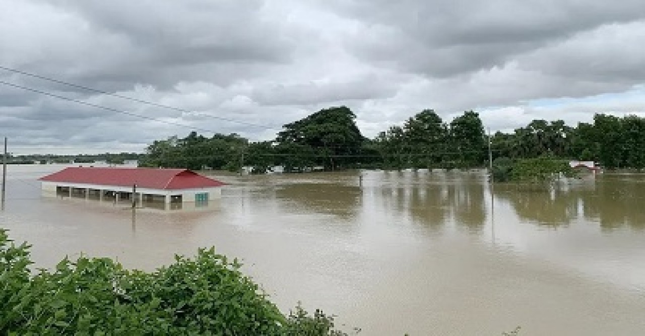 ভারী বৃষ্টিতে দেশের দুই অঞ্চলে বন্যার আশঙ্কা