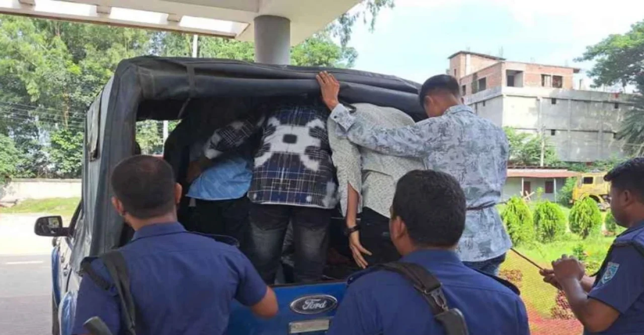 বাসর রাতে নববধূকে দলবদ্ধ ধর্ষণ, স্বামীসহ আটক ৭