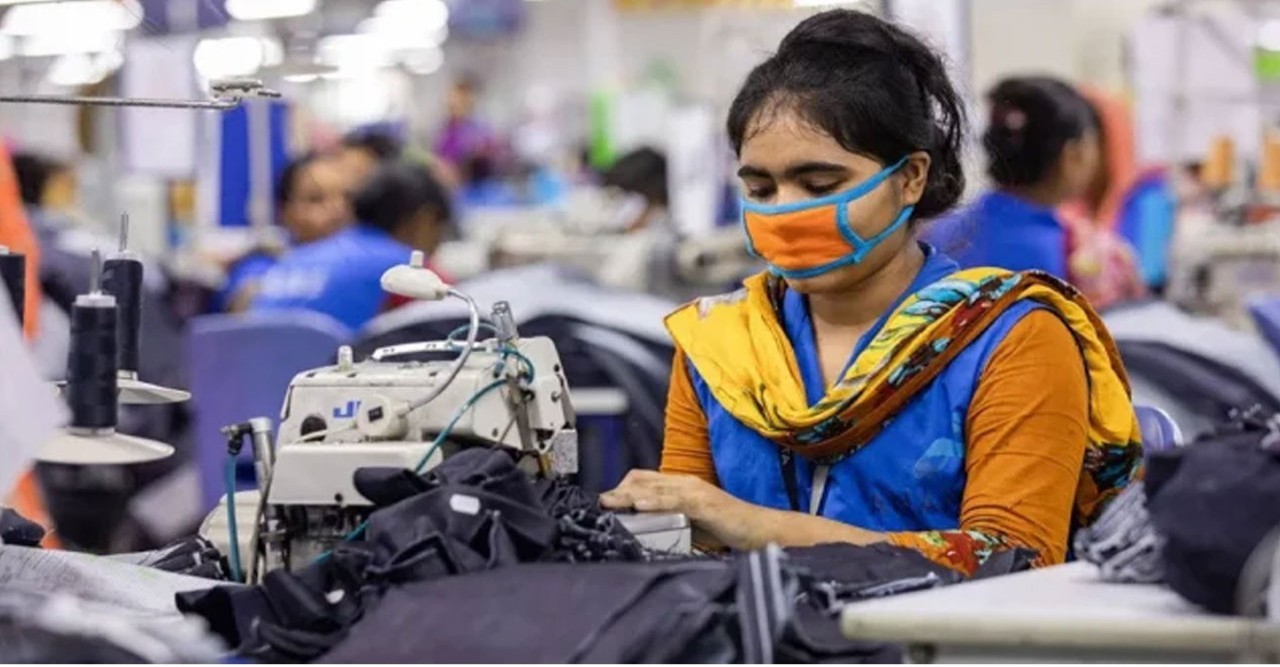 অর্থবছরের প্রথম ২ মাসে পোশাক রপ্তানি বেড়েছে প্রায় ১০ শতাংশ