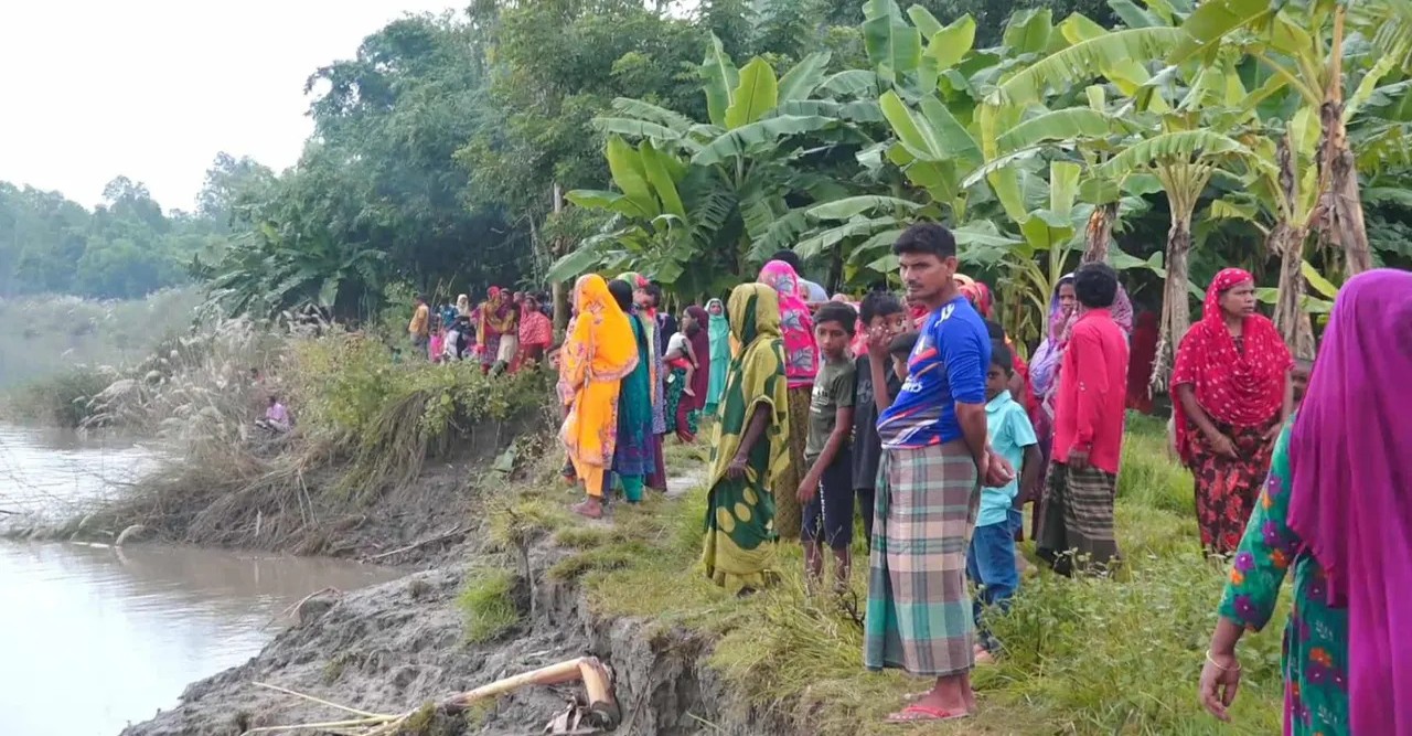 নদীর স্রোতে তলিয়ে গেল ৩ বোন