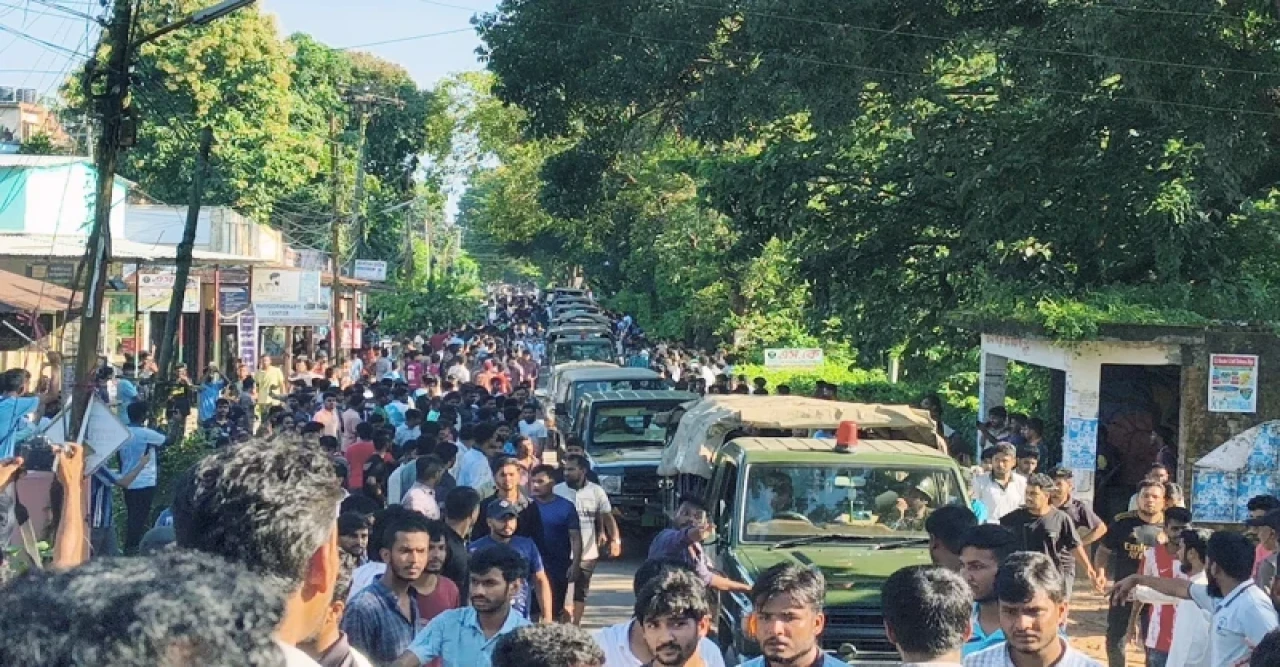 চট্টগ্রাম বিশ্ববিদ্যালয়ে যৌথ বাহিনী মোতায়েন