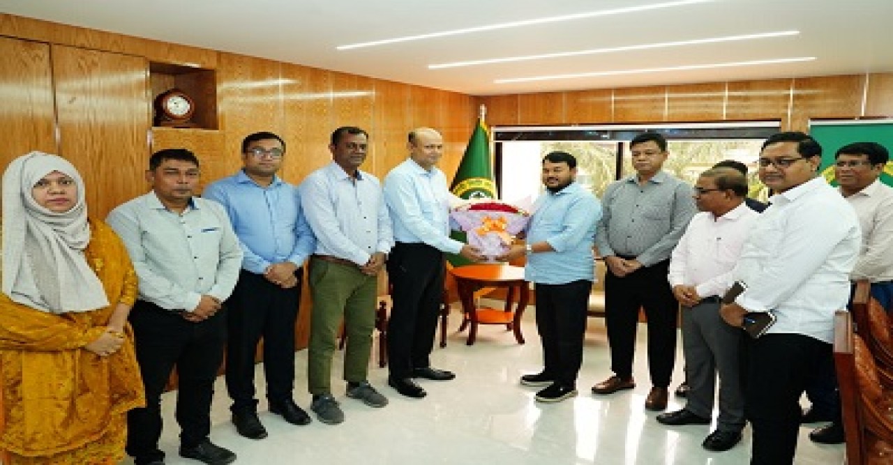 রাসিক প্রশাসকের সঙ্গে রাজশাহী ওয়াসার এমডির সৌজন্য সাক্ষাৎ