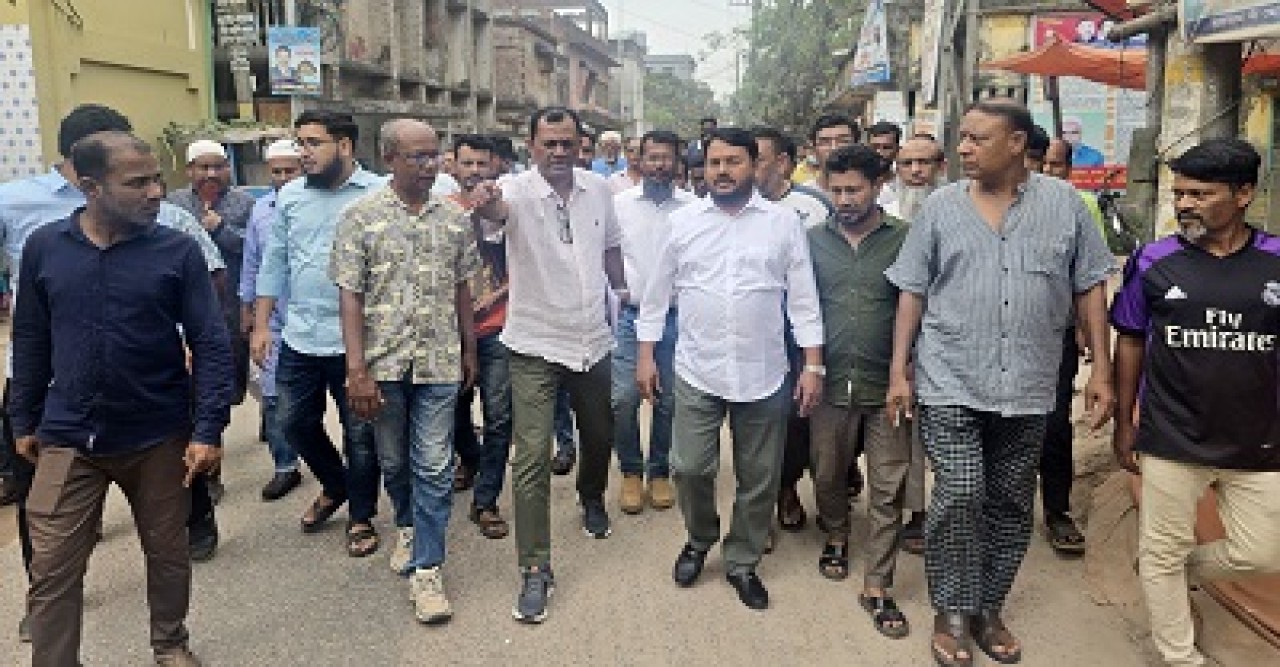 বর্ণালী থেকে হেতেমখাঁ বড় মসজিদ পর্যন্ত সড়কের কাজ দ্রুত শেষ করার নির্দেশ রাসিক প্রশাসকের