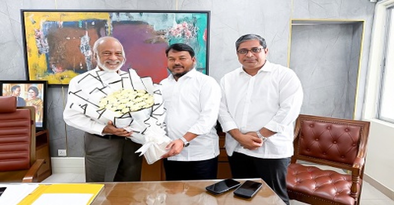 নবনিযুক্ত স্থানীয় সরকার মন্ত্রীর সাথে রাসিক প্রশাসকের সৌজন্য সাক্ষাৎ