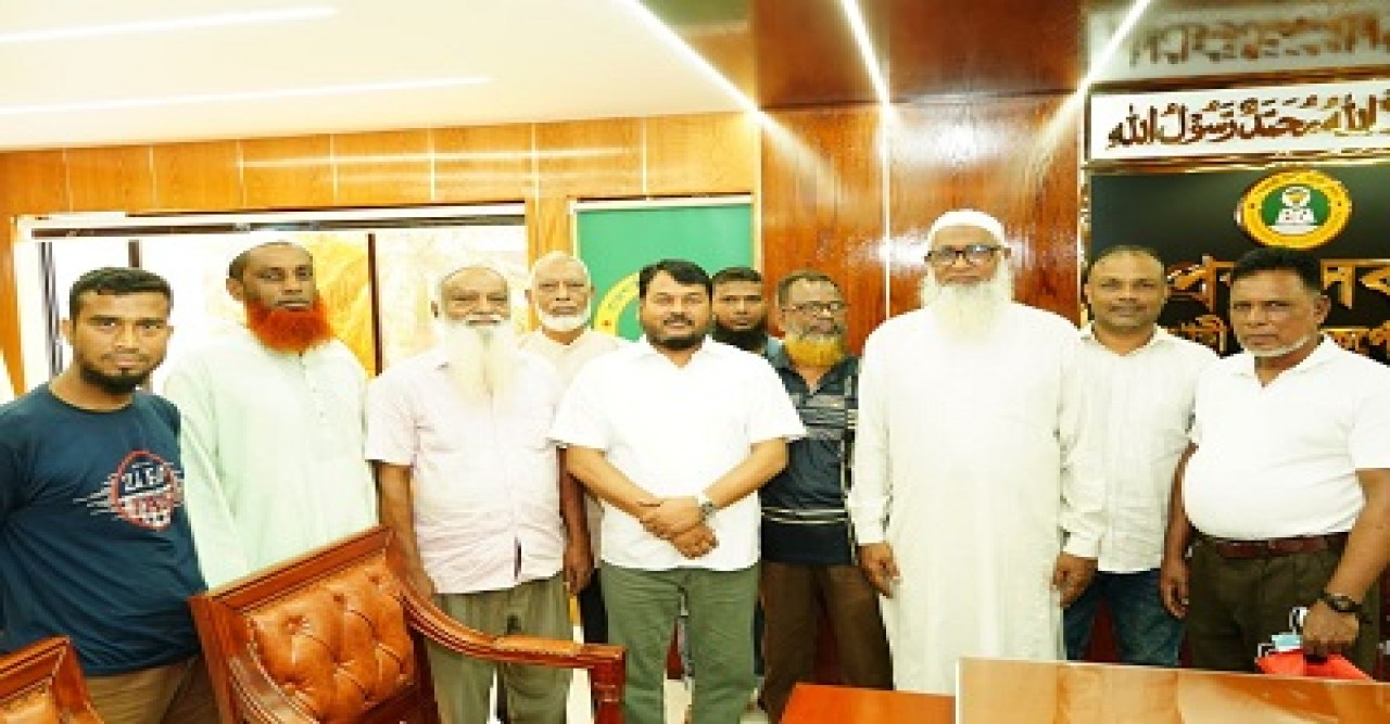 রাসিক প্রশাসকের সাথে হড়গ্রাম নতুনপাড়া কবরস্থান ও ঈদগাহ কমিটির নেতৃবৃন্দের সাক্ষাৎ