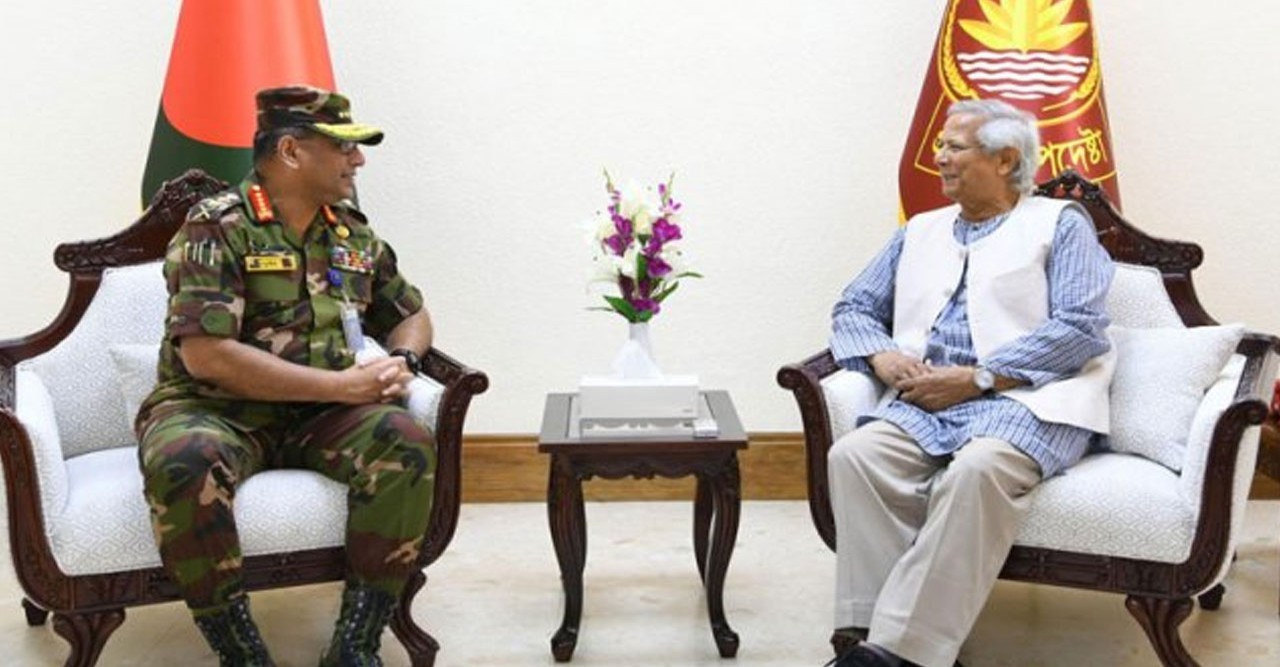 অর্ন্তর্বতী সরকারকে পূর্ণ সহযোগিতার আশ্বাস সেনাপ্রধানের