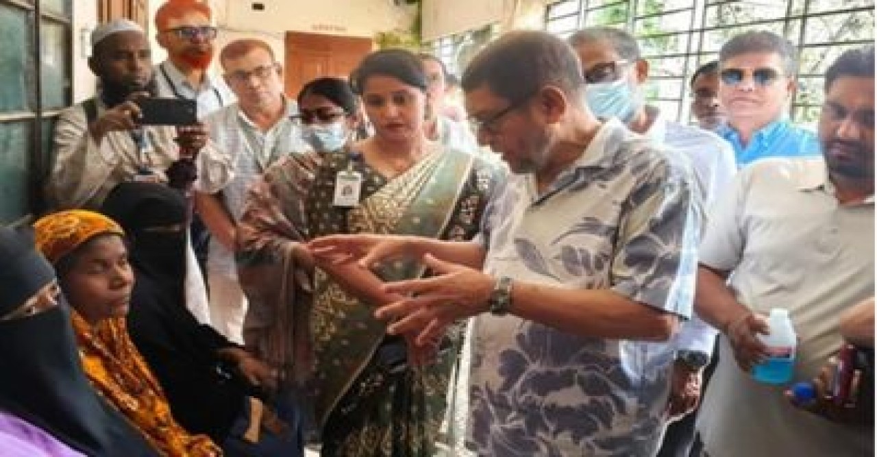 সরকারি হাসপাতালের সামনে ক্লিনিকের অনুমোদন বন্ধ: স্বাস্থ্যমন্ত্রী
