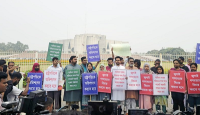 ৩ দাবিতে সংসদ ভবনের সামনে এনসিপি