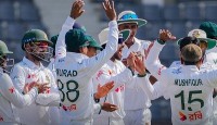 দ্বিতীয় দিনে ২.২ ওভার টিকল আয়ারল্যান্ড