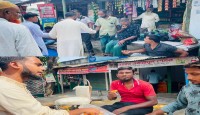চাকসুর ভিপি রনির এলাকায়  মিষ্টি বিতরণ-আনন্দিত বাগাতিপাড়াবাসী