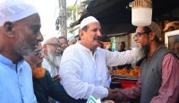 মাজার জিয়ারত করে ভোটের প্রচারণা শুরু করলেন মিজানুর রহমান মিনু