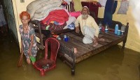 টানা বর্ষণে চট্টগ্রামে জলাবদ্ধতা, খেটেখাওয়া মানুষের কষ্ট বাড়ছে