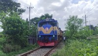 ৮ ঘণ্টা পর রাজশাহীর সঙ্গে সারা দেশের রেল যোগাযোগ স্বাভাবিক