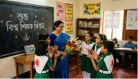 আজ দিনটি শিক্ষকদের, সম্মাননা পাচ্ছেন ১০০ গুণী শিক্ষক